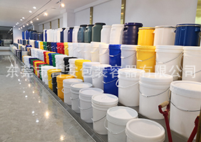 吉安容器一樓涂料桶、機油桶展區(qū)